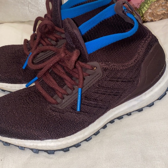 Mens Ultra Boost Shoes Brown with Blue accent main image 4